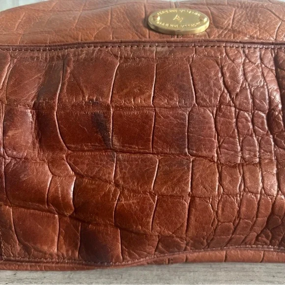 Adrienne Vittadini Brown Leather Shoulder Bag with Slouchy Design - Picture 6 of 7